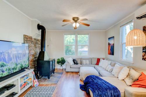 Modern Zion Farmhouse With Jacuzzi Swim Spa, Rv Space