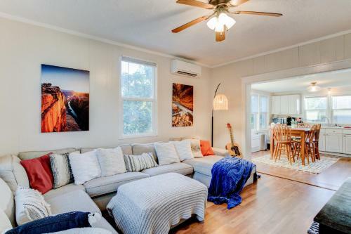 Modern Zion Farmhouse With Jacuzzi Swim Spa, Rv Space