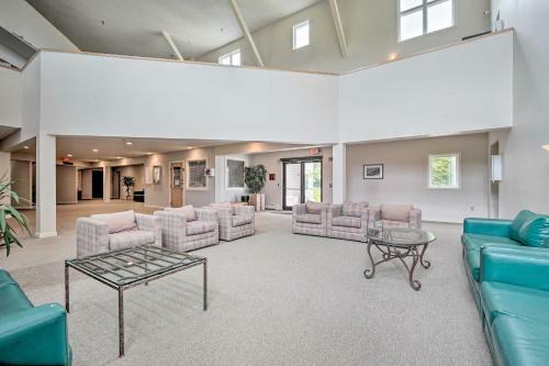 Apartamento Ski-in And Ski-out Magic Mountain Condo With Deck!