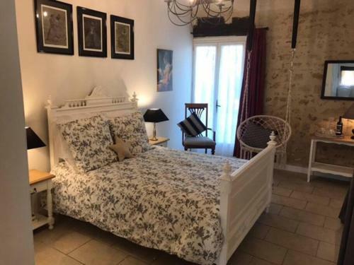 G�te Du Rossignol Entre Lac Et For�t