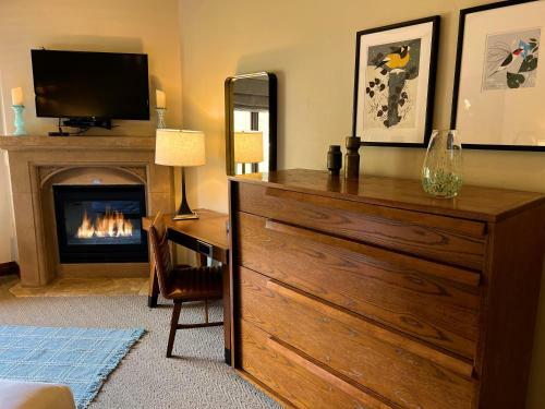 Hotel Canyons Corner Hideout