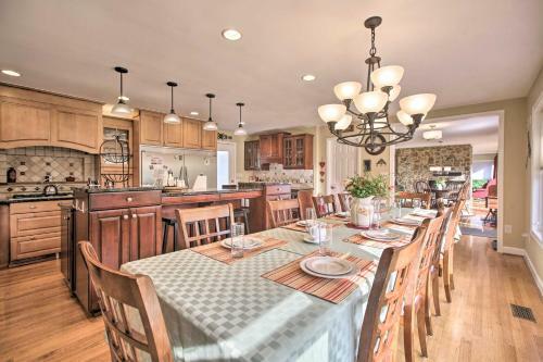 Modern Hiwassee Retreat With Mtn Views And Dock Access