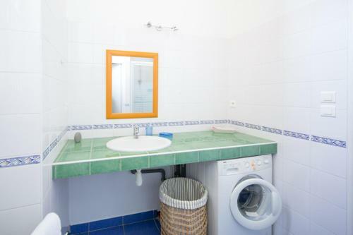 Cottage Dans Ancienne �cole de 1850 Piscine Chauff�e - 2 � 4 Pers.