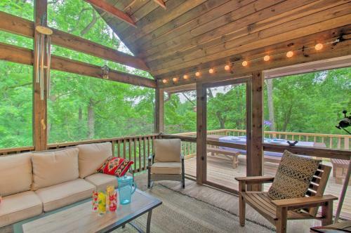 Nellysford Getaway With Canoes And Lake Access