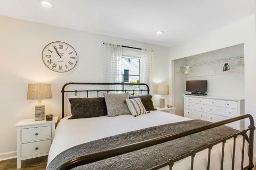 Buzz & Christa's Beach House