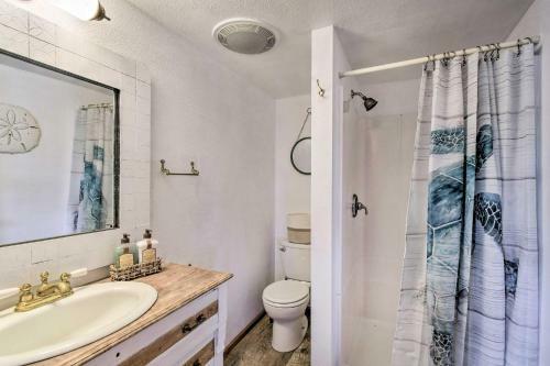 Bright And Airy Home With Sweeping View And Hot Tub