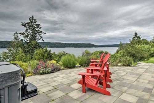 Bright And Airy Home With Sweeping View And Hot Tub