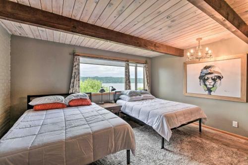 Bright And Airy Home With Sweeping View And Hot Tub