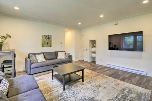 Island Gem With Shared Fire Pit, 3 Mi To Beach!