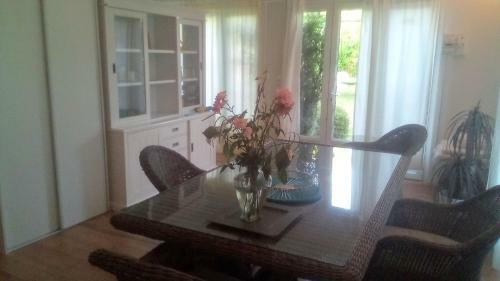 Maison 2 Chambres-jardin Et Parking Priv�