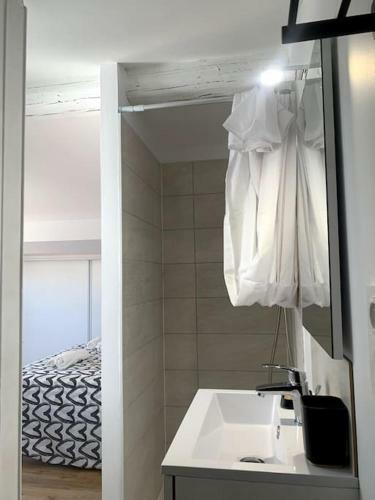 Apartamento Duplex Refait � Neuf, Vue Sur Les Toits, Wifi
