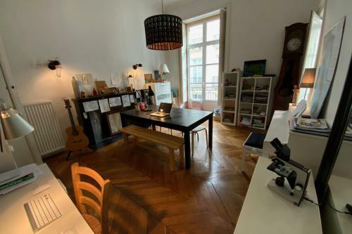 Haussmannian Apartment 135 M In Nantes
