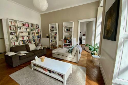 Haussmannian Apartment 135 M In Nantes
