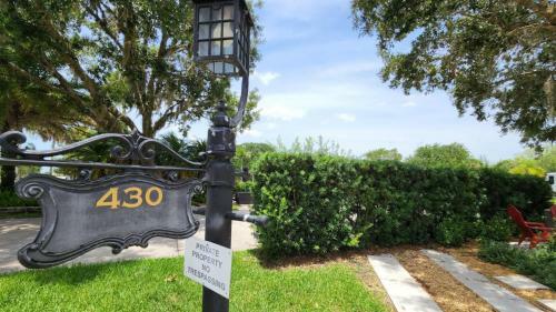 River Ranch Full Hook Up Waterfront Rv Campsite With Shade, Firepit, Grill And Private Dock