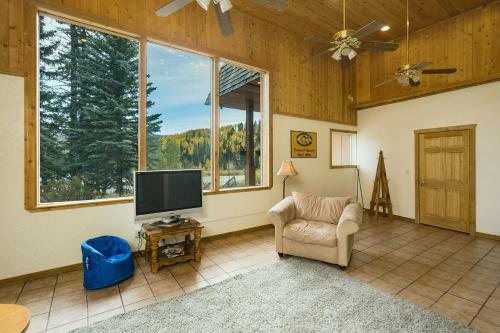 49617 Hwy 550 - Inn Full Listing