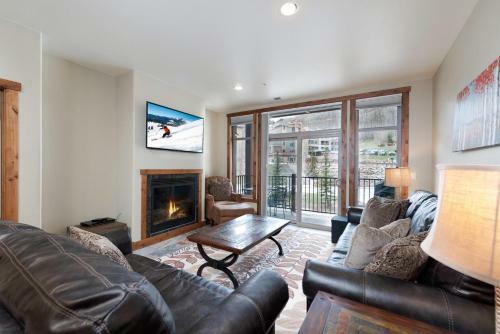 Peregrine Point 205