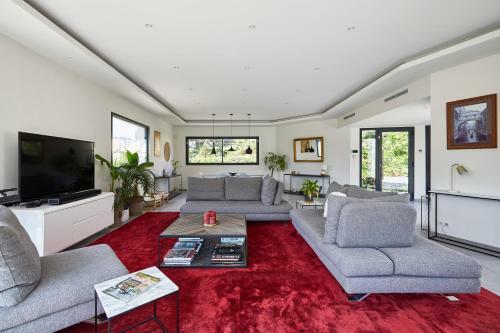 Modern Villa 4 Beds With Swimming Pool