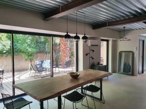 Superbe B�tisse de Caract�re, Coeur de Ville