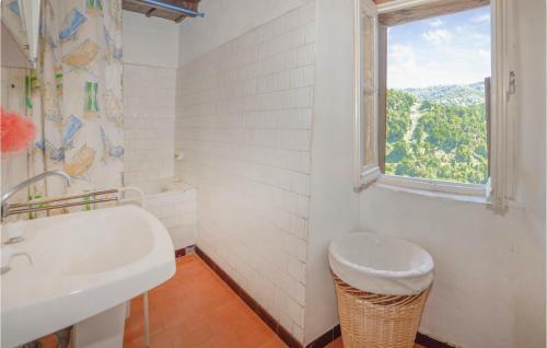 Awesome Home In Pietra Di Verde With 3 Bedrooms