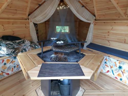 A New Lakeside Retreat For Those Who Love Nature