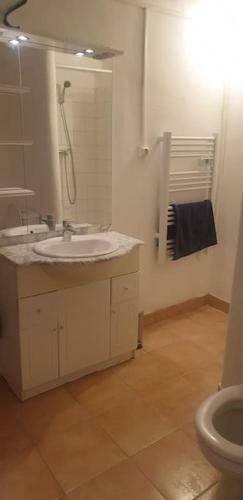 Maison de Village Avec Jardinet � Revest Du Bion