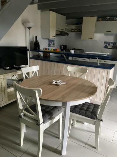 Maison Jardin Au Calme Sur La �le de R�
