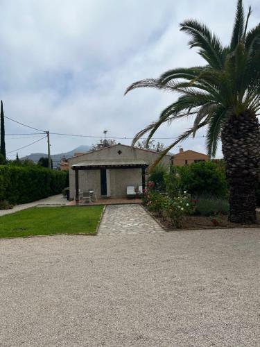 Villa R�nov�e Saint Cyr Sur Mer � 200m de La Plage