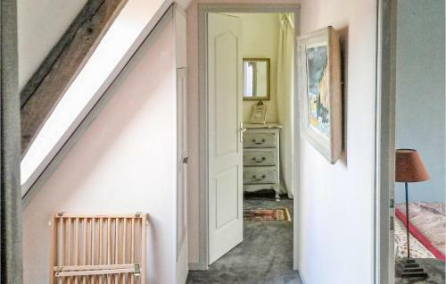 Apartamento Awesome Home In Houdetot With 2 Bedrooms