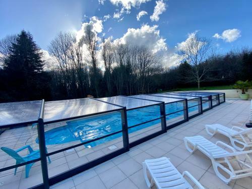 D�me S'f��rique Avec Acc�s Piscine