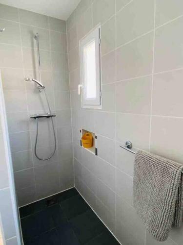 Behagliches Reihenendhaus Mit Sch�ner Terrasse