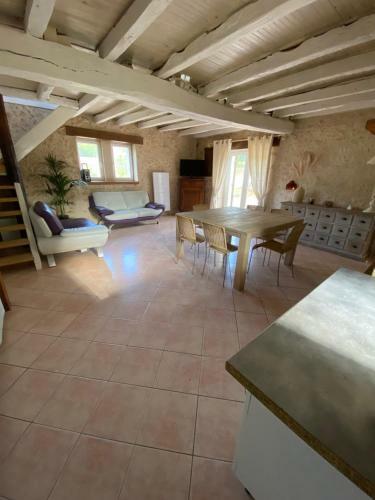 Maison En Pierre � La Campagne En P�rigord Dordogne