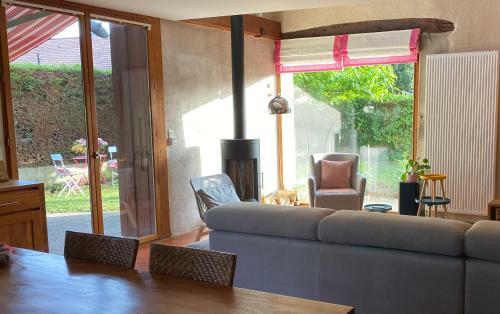Grange R�nov�e Avec Piscine - Vue Montagne