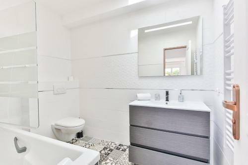 Jolie Maison � Saint Jean de Monts Avec Piscine