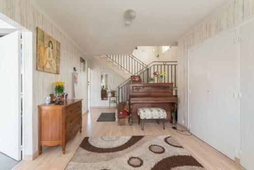 Grande Maison Familiale Situ�e En Centre-ville
