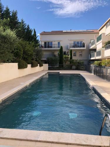 Apartamento Studio Villa Serena Piscine Au Centre de St R�my