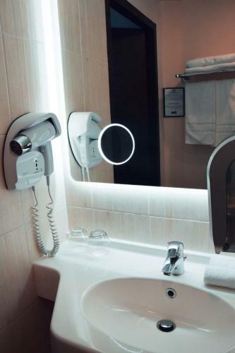 Hotel Brit H�tel Confort - La Tour Blanche