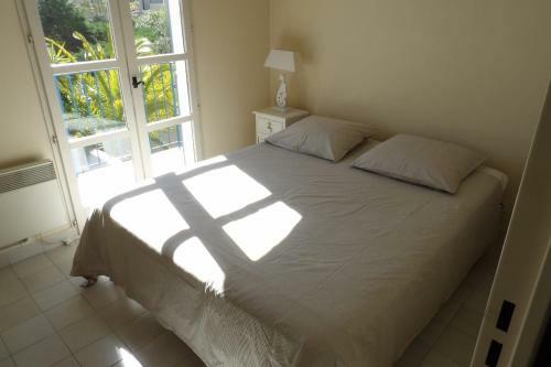 Nice 45 M With Pool-garden Near The Sea!