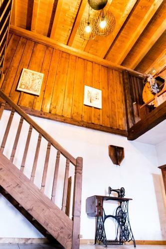 Chalet Familial Authentique Avec Jardin/chemin�e