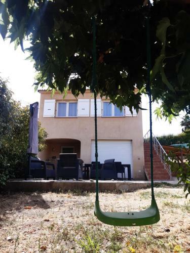 Maison Entre Mer Et Montagne, Quartier R�sidentiel