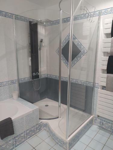 Villa Maison Proven�ale Avec Piscine Et Jardin Privatifs