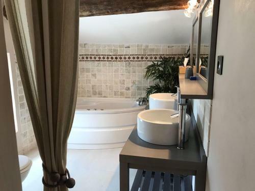 Villa La Bergerie - Total Serenity In Saumane