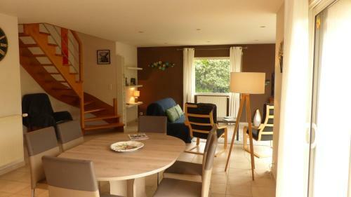 Maison Familiale 7 Pers. Avec Jardin � Vannes/s�n�