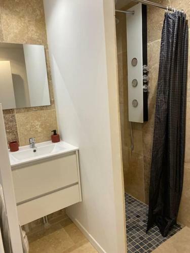 Apartamento La Maison Des Roses- Piscine - Wifi
