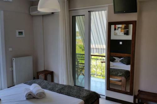 Hotel Nefeli Studios Nydri Main Road