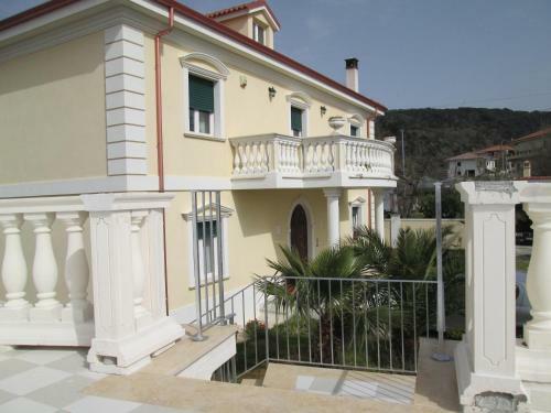 Villa Elisa B&B