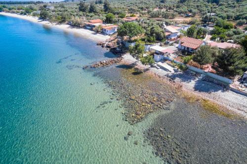 Poli's Beach House