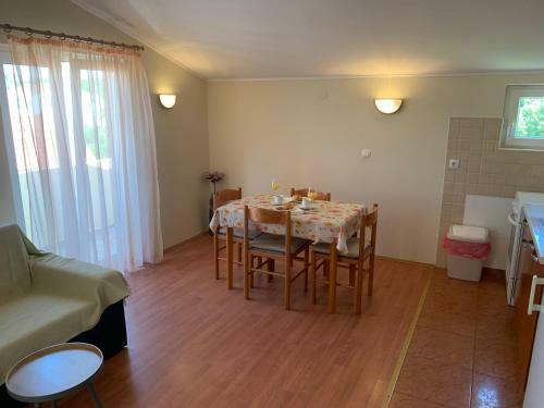 Hostal Apartments Iva