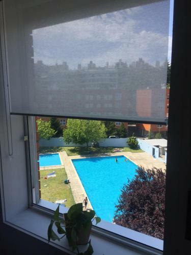 Pool&metro Beach Apartment