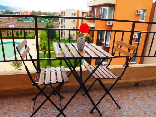 Visit Sunny Beach Holiday Apartments