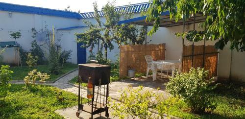 Hostal Julia Guesthouse